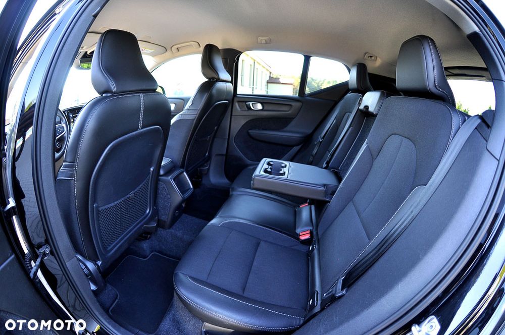 Volvo XC 40 T3 Momentum Pro - 23