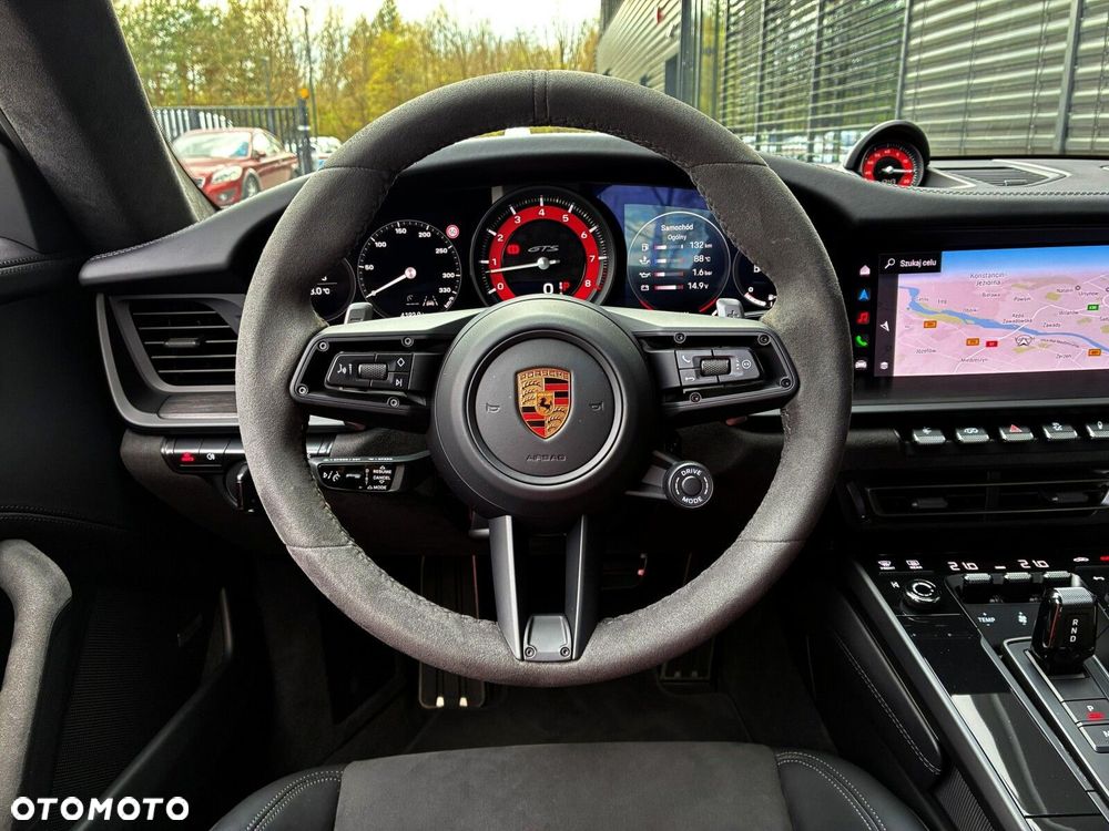 Porsche 911 Carrera 4 GTS - 20