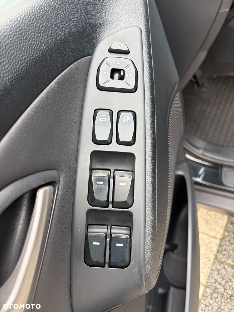 Hyundai ix35 2.0 4WD Automatik Premium - 11