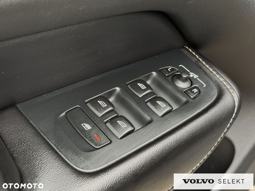 Volvo XC 60 - 32