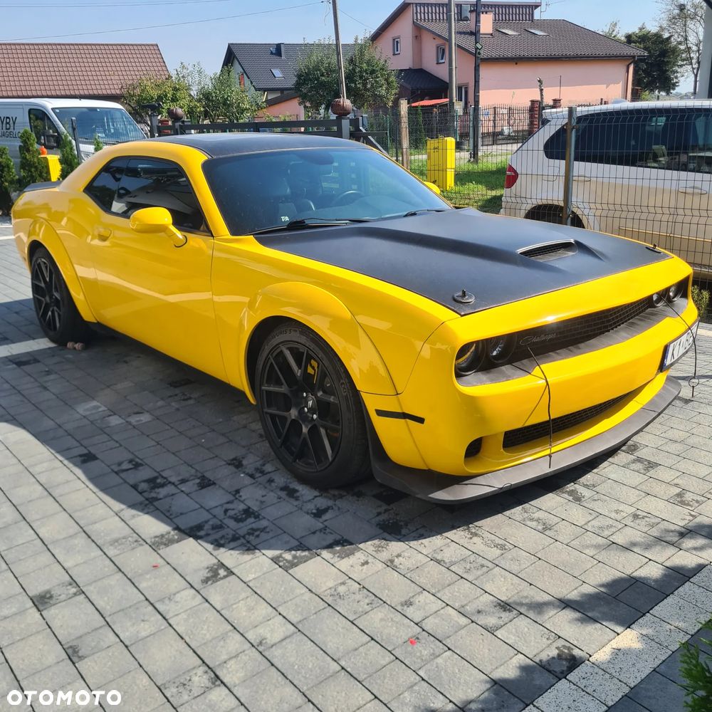 Dodge Challenger - 1