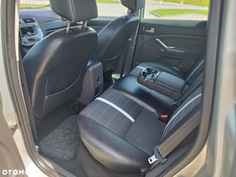 Ford Kuga 2.0 TDCi 4x4 Titanium - 22