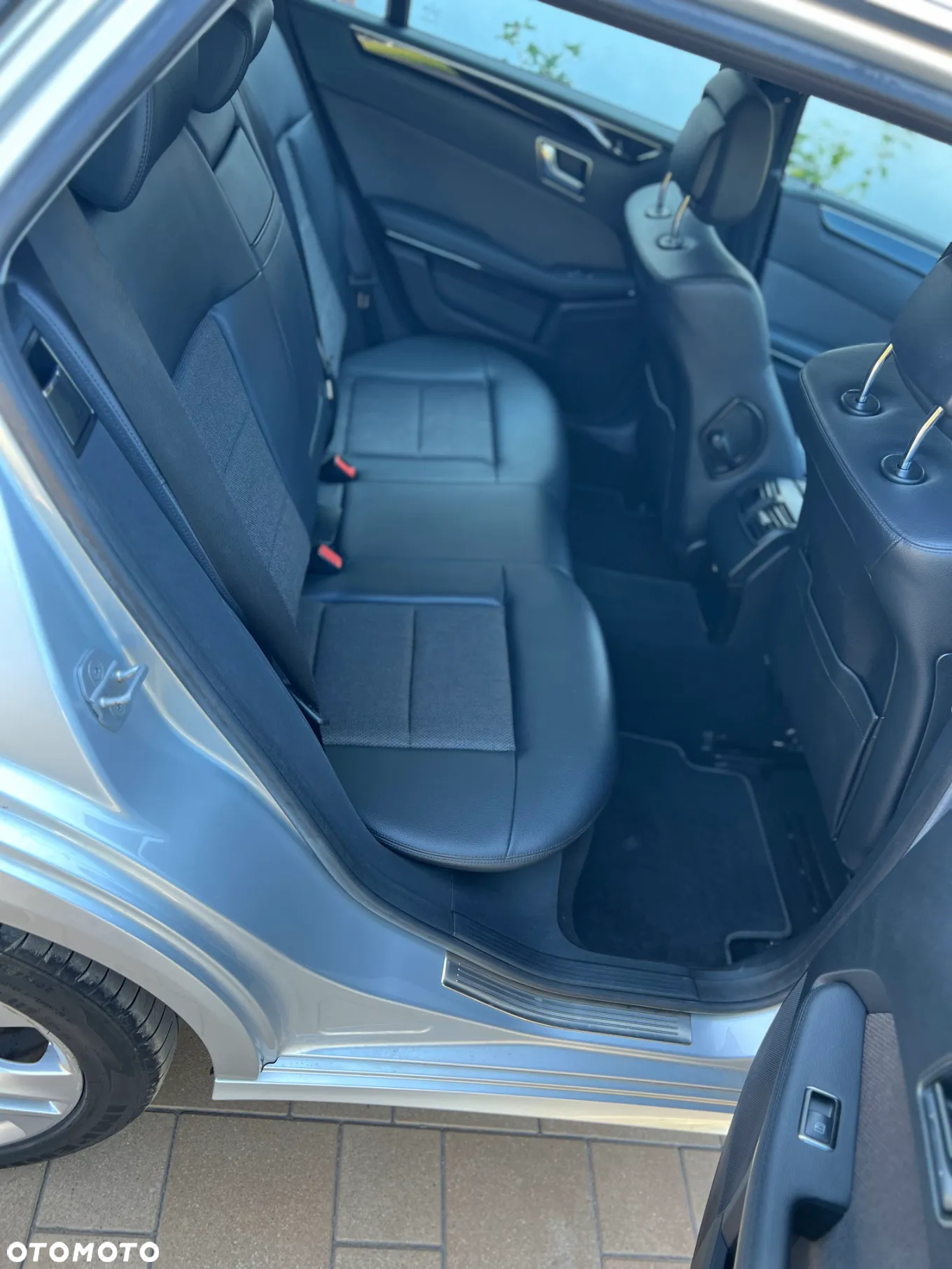 Mercedes-Benz Klasa E 220 CDI BlueEff Avantgarde - 12