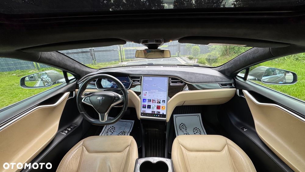 Tesla Model S 90 D - 6