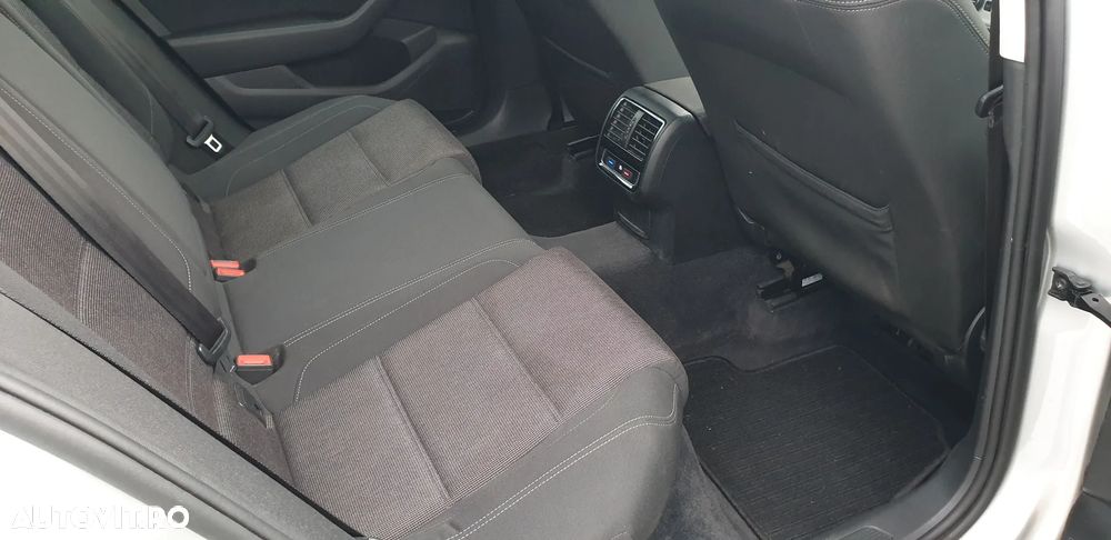 Volkswagen Passat Variant 2.0 TDI (BlueMotion Technology) Comfortline - 15