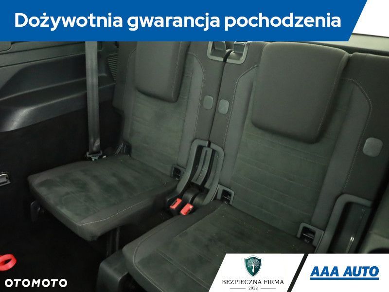 Volkswagen Touran - 23