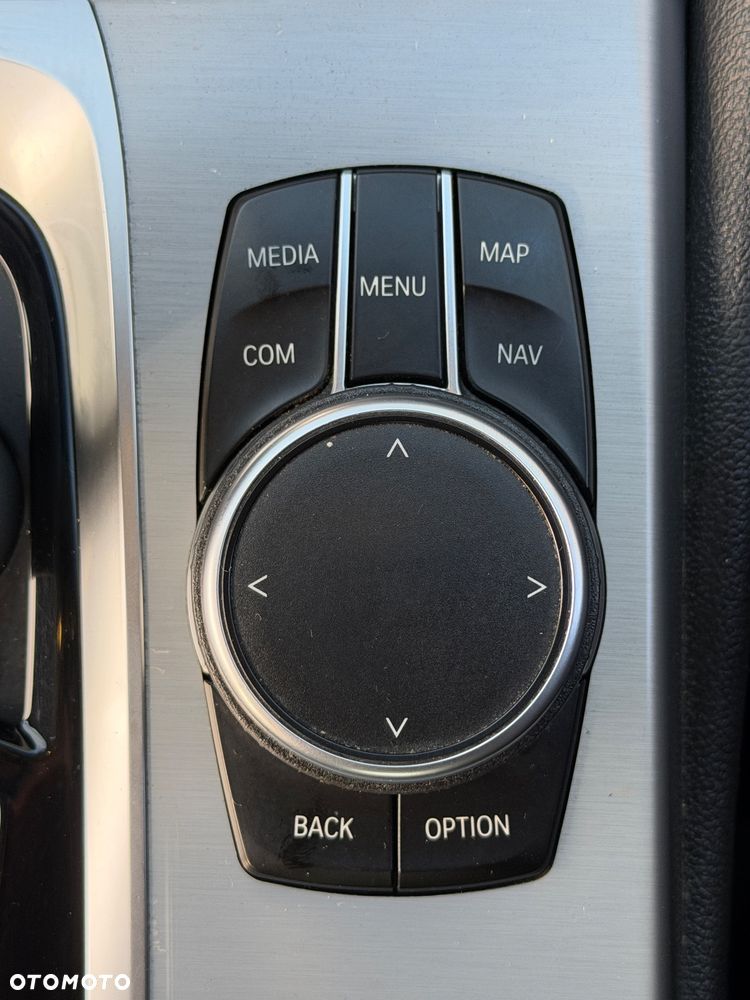 BMW Seria 5 520d xDrive Luxury Line sport - 39
