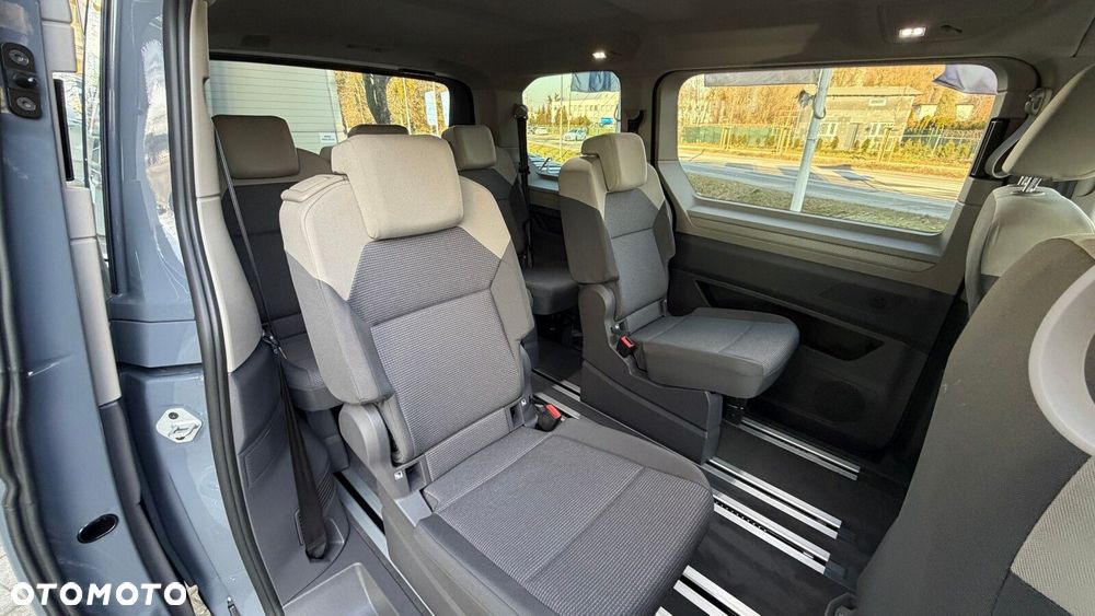 Volkswagen multivan Multivan Family L2 silnik: 2,0 l TDI SCR 150 KM / skrzynia biegów: 7-biegowa DSG rozstaw osi: 3124 mm - 14