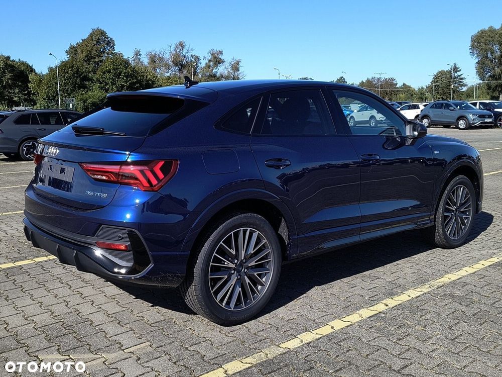 Audi Q3 Sportback - 9