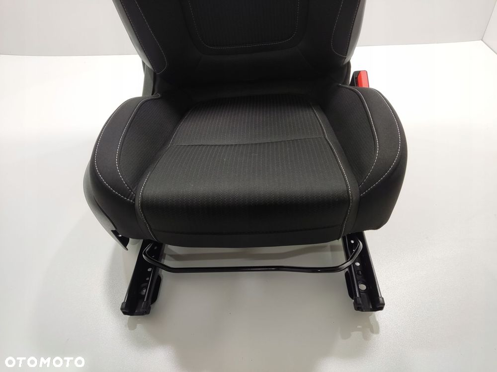 fotel prawy przód przedni pasażera renault megane iv 2016-2020 europa - 4