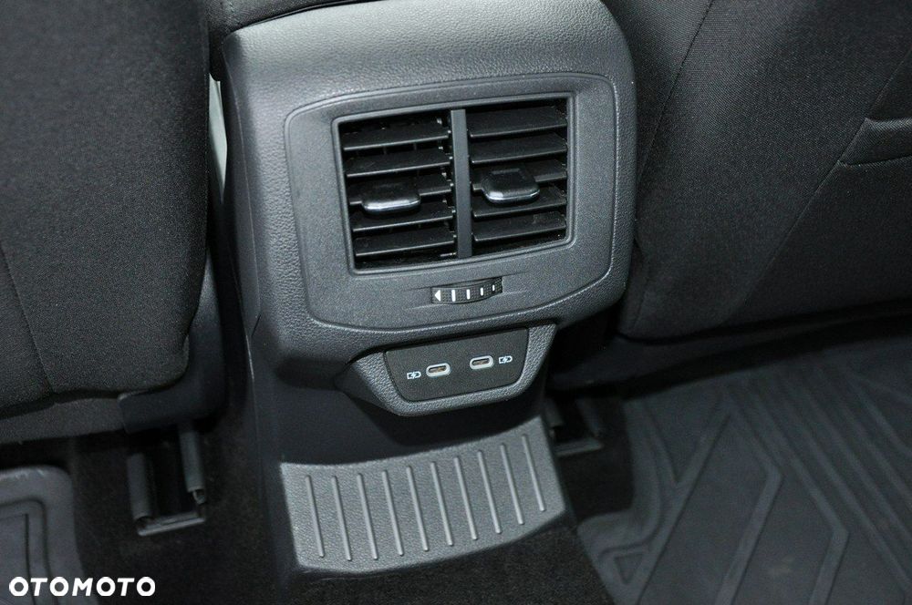 Volkswagen T-Roc 1.5 TSI Life - 25