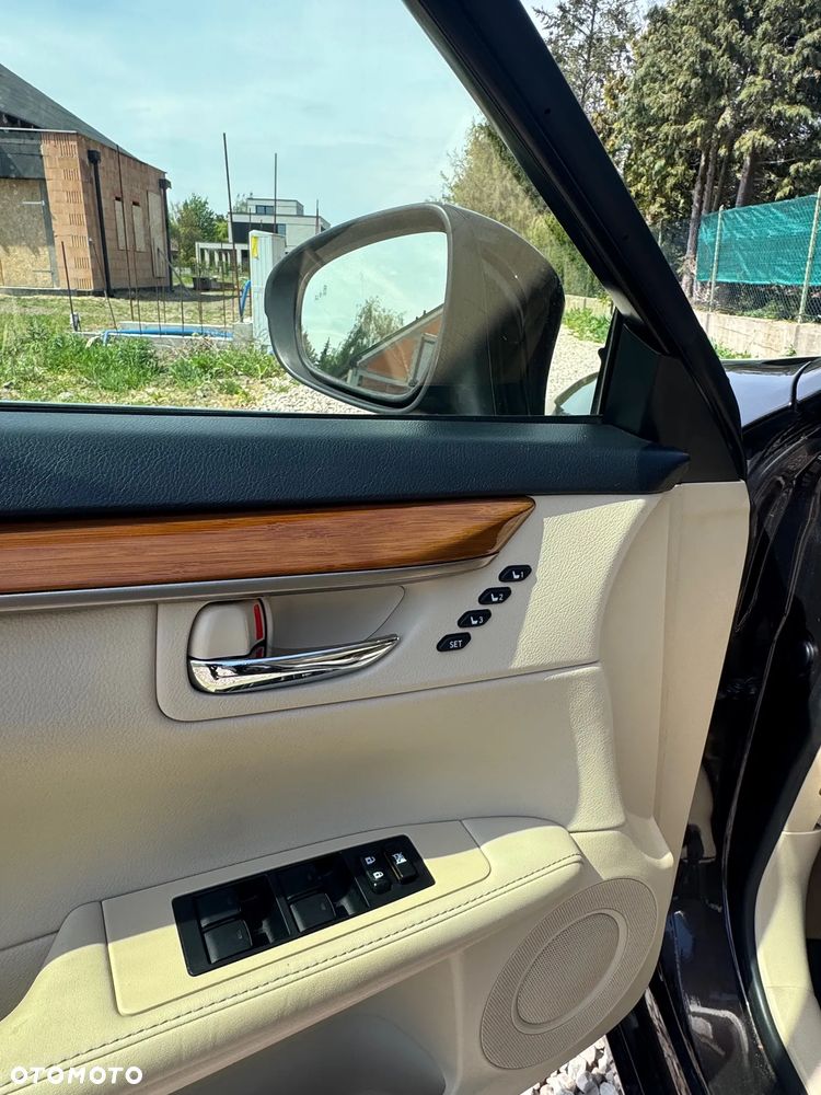 Lexus ES Standard - 13