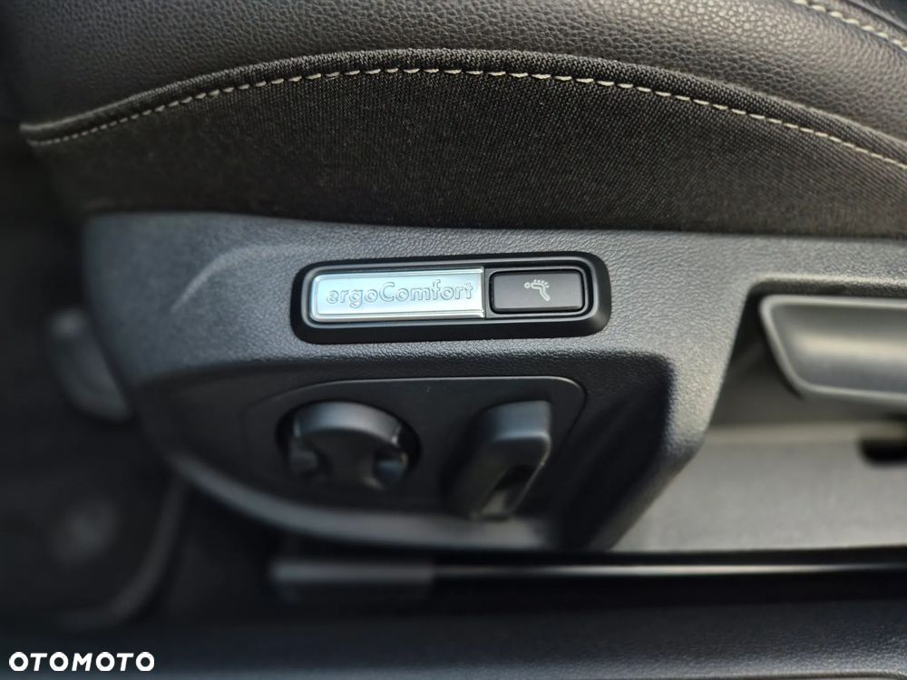 Volkswagen Arteon 2.0 TDI R-Line DSG - 25