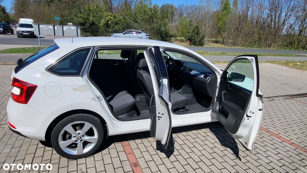 Skoda RAPID 1.6 TDI DPF Style Plus - 8