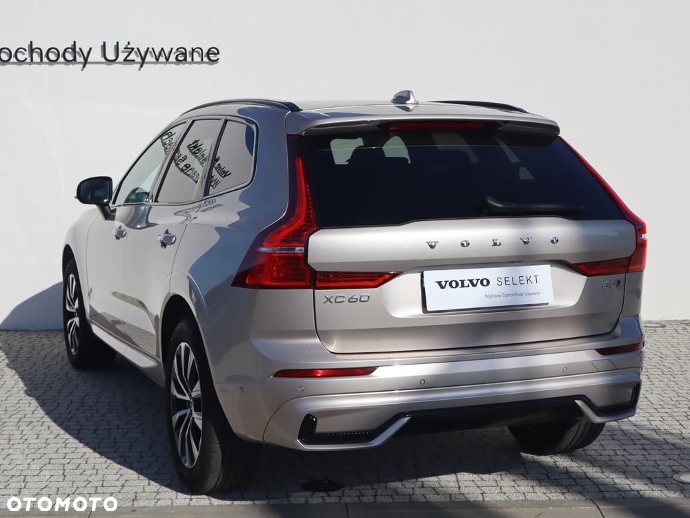 Volvo XC 60 B5 B AWD Plus Dark - 22