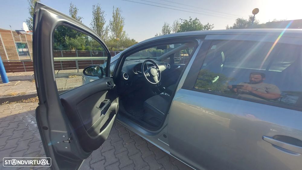 Opel Corsa 1.2 Enjoy Easytronic - 4