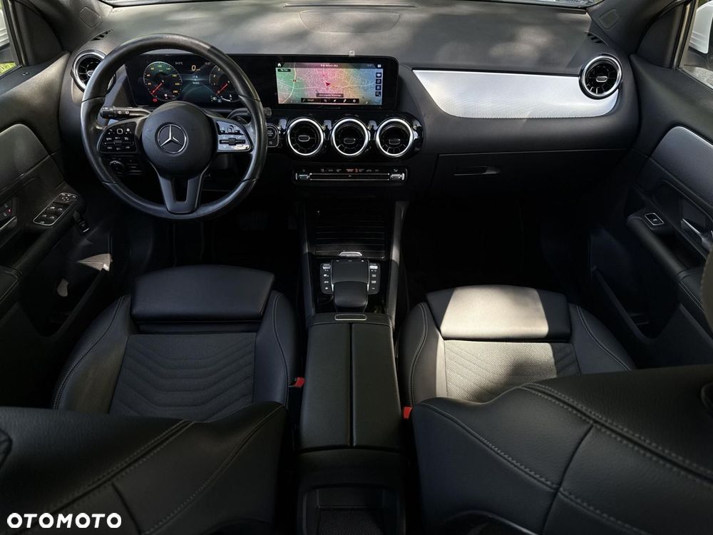 Mercedes-Benz GLA - 17