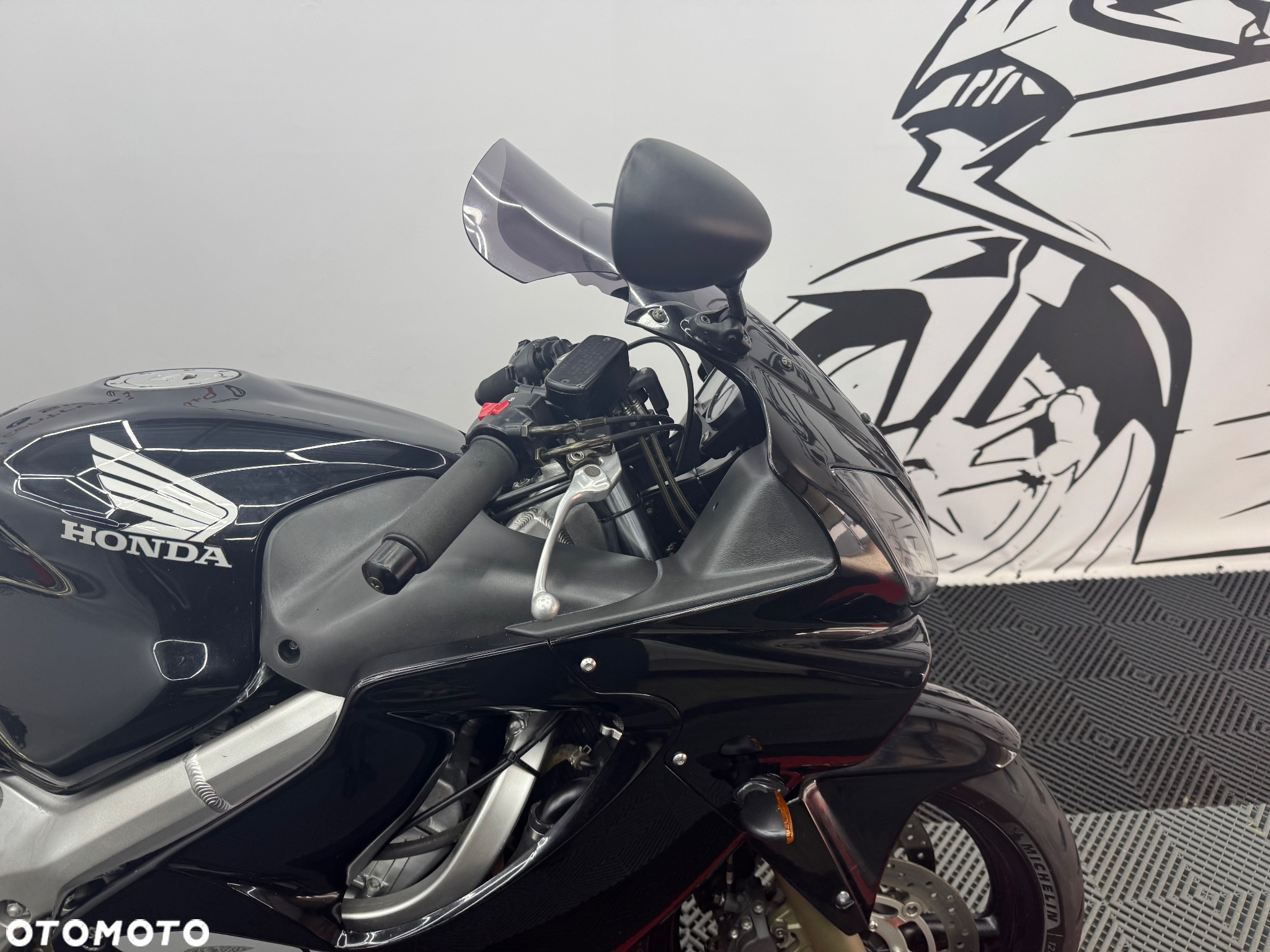 Honda CBR - 35