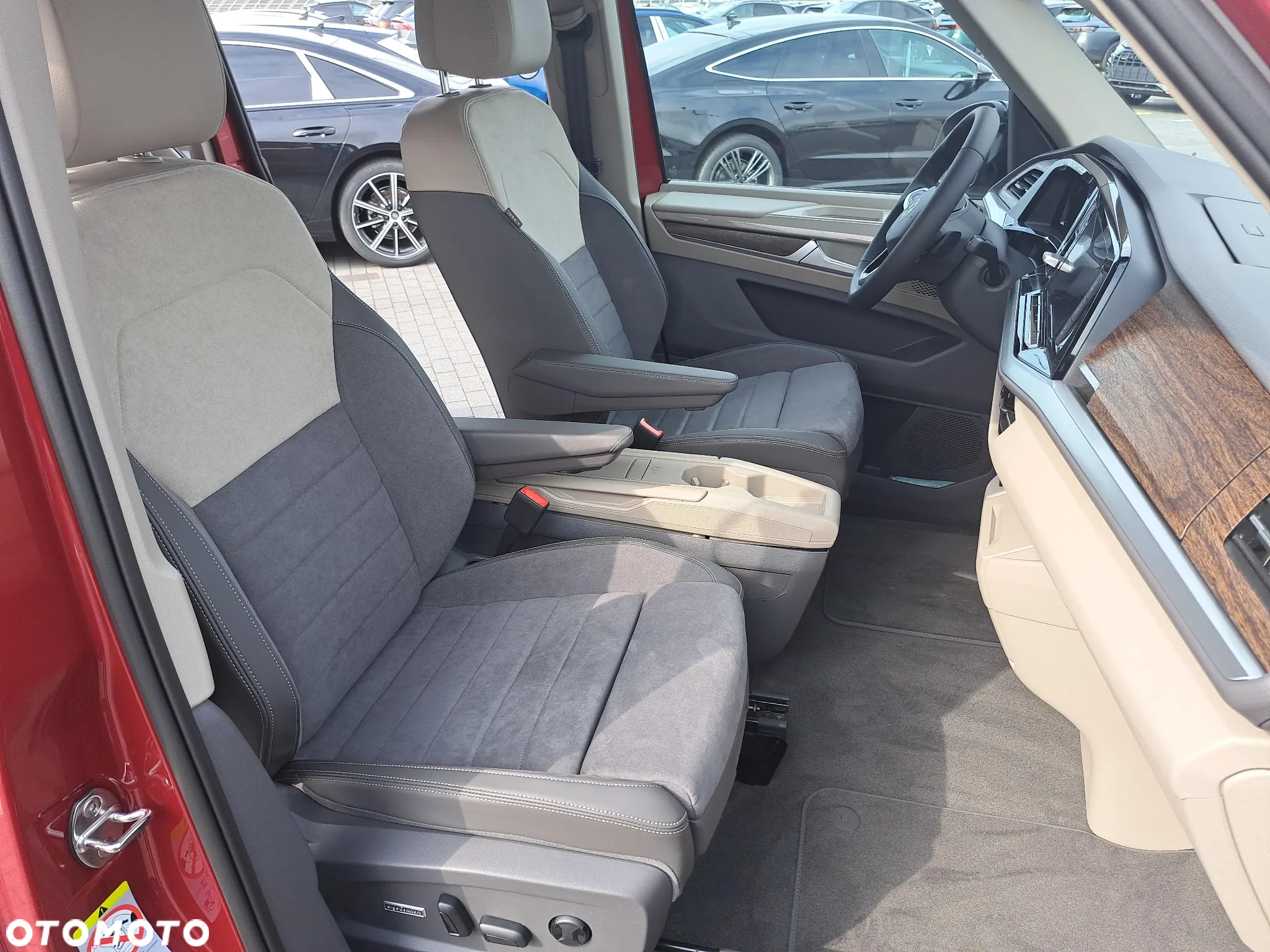 Volkswagen Multivan 2.0 TDI L2 Style DSG - 17