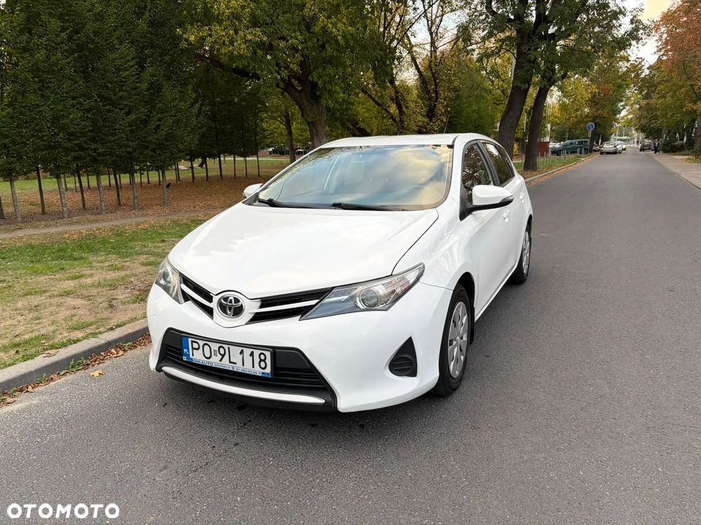 Toyota Auris - 16