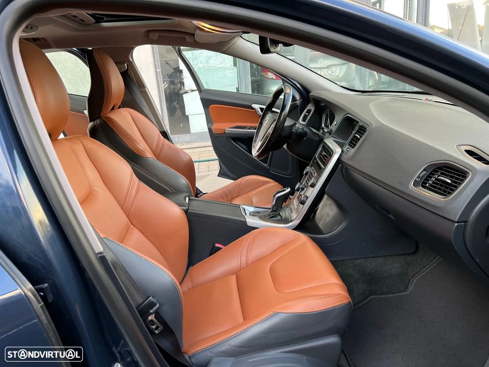 Volvo V60 D6 Twin Engine Geartronic Summum - 10