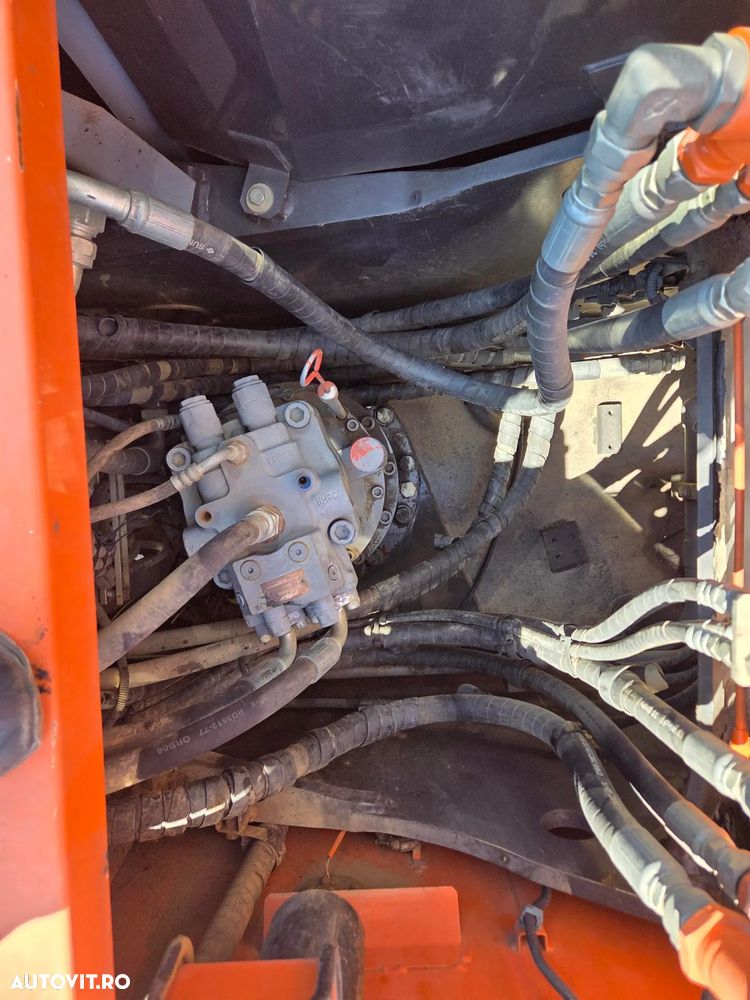 Hitachi ZX210-6, latime 2,5m, cupa NOUA 1,3mc, 22tone, Adanc sapare 7m, consum mediu 9l/h, 3 pompe Hitachi, produs in Japonia, lant 80% ok -200h deplasare, ridica 13t, inst picon, camera spate, posibilitate leasing, STARE FOARTE BUNA -PROMOTIE 79.900Eur+Tva - 40