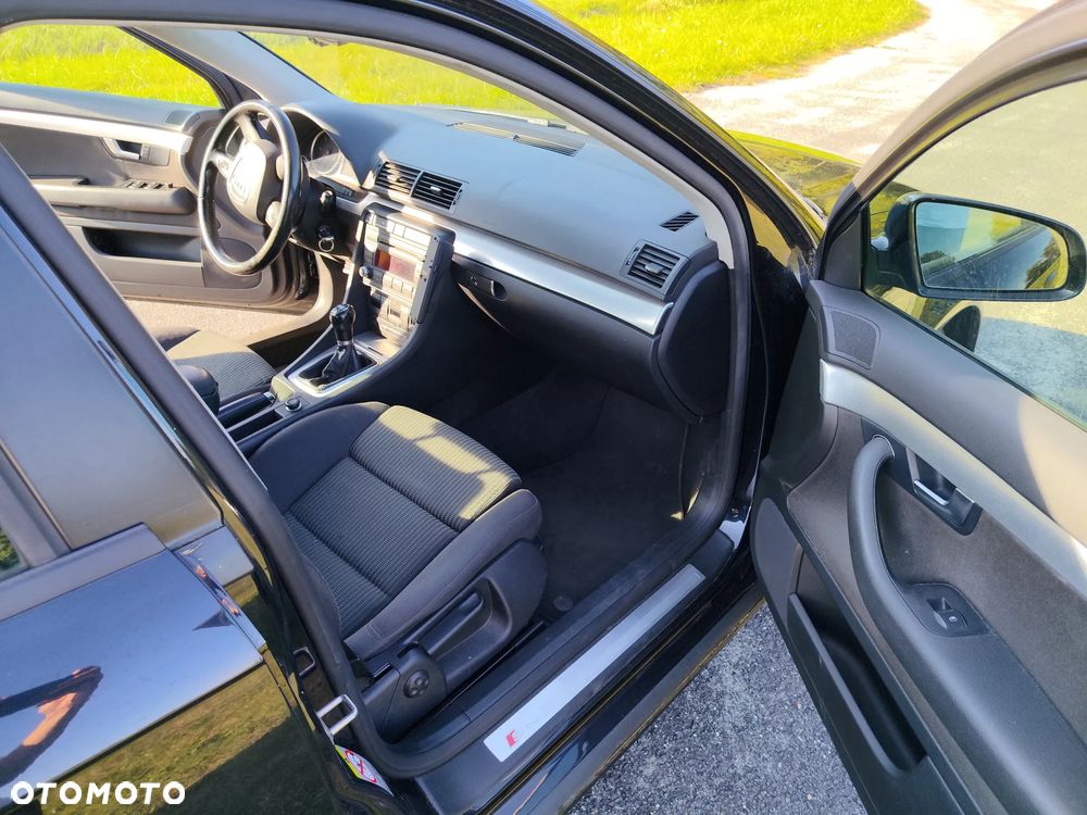 Audi A4 Limousine - 6