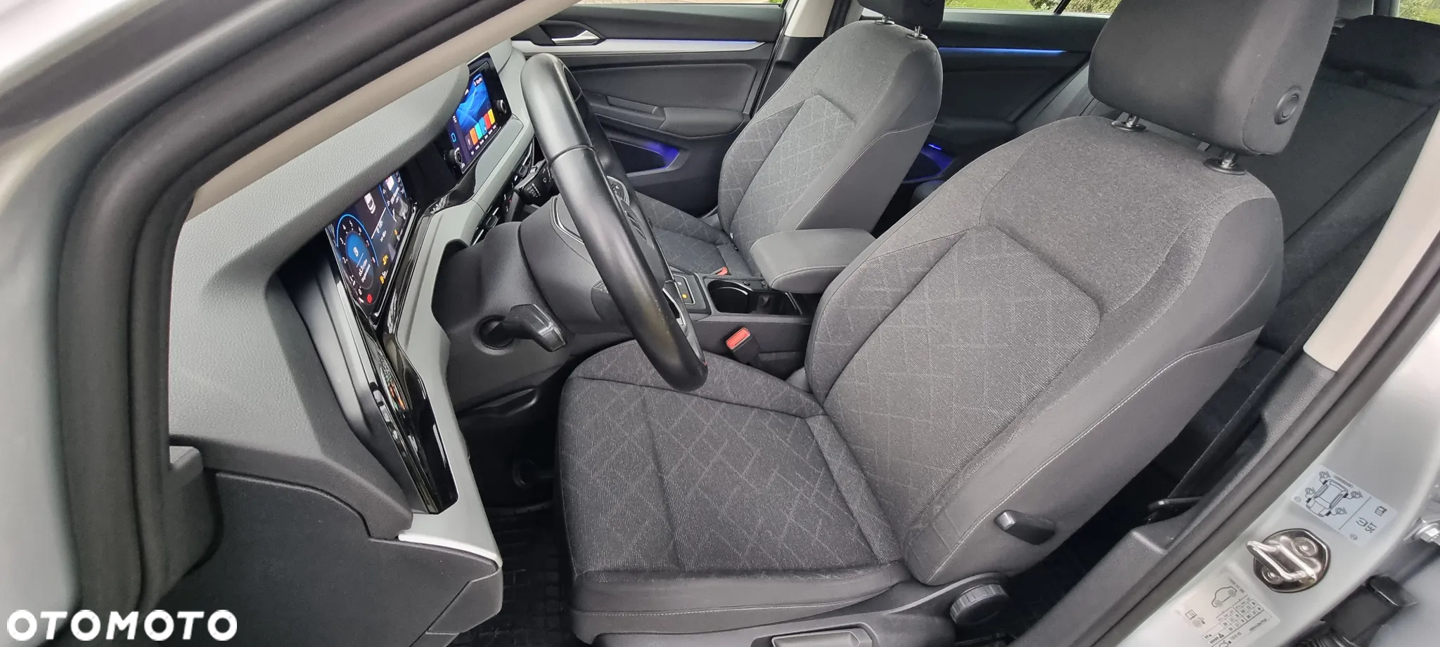Volkswagen Golf - 25