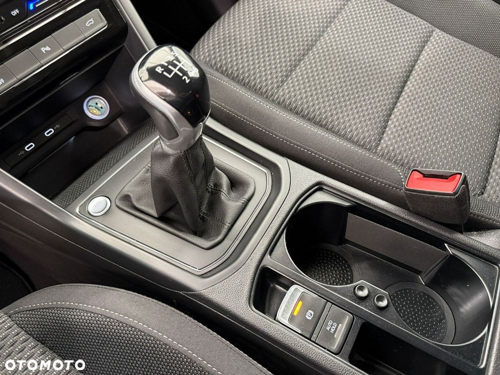 Volkswagen Touran - 19