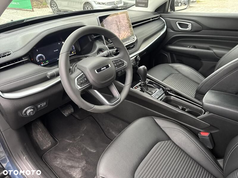 Jeep Compass - 12