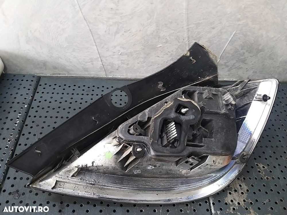 Stop tripla lampa stanga opel astra h a04 24451835 00865301 - 2