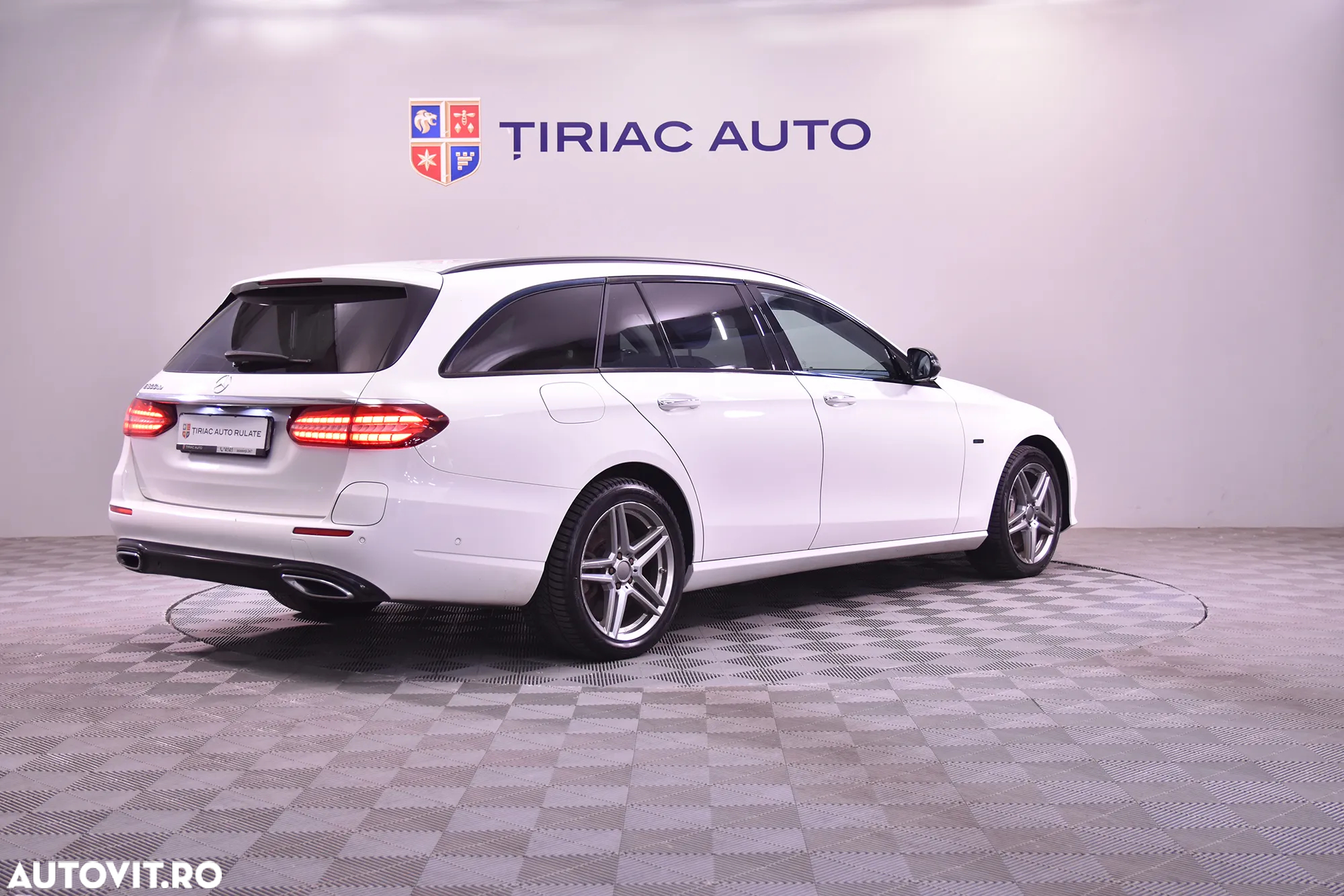 Mercedes-Benz E 300 Hybrid de T-Modell Aut. - 5