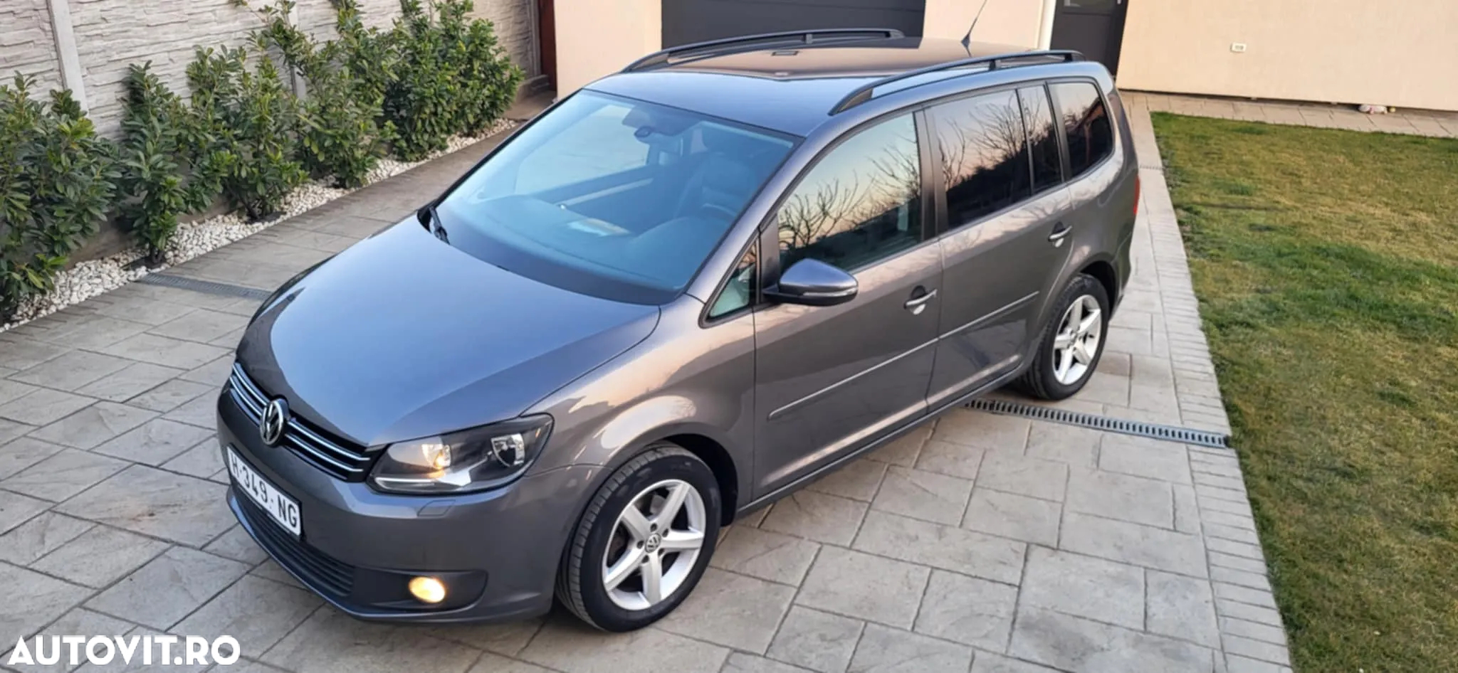 Volkswagen Touran - 3
