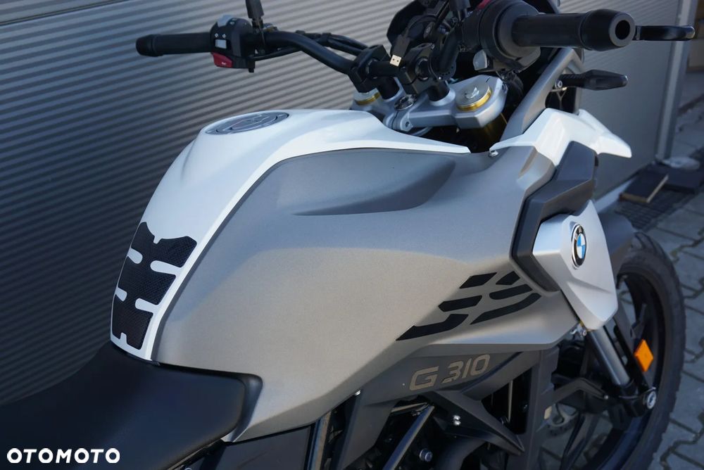 BMW G - 9