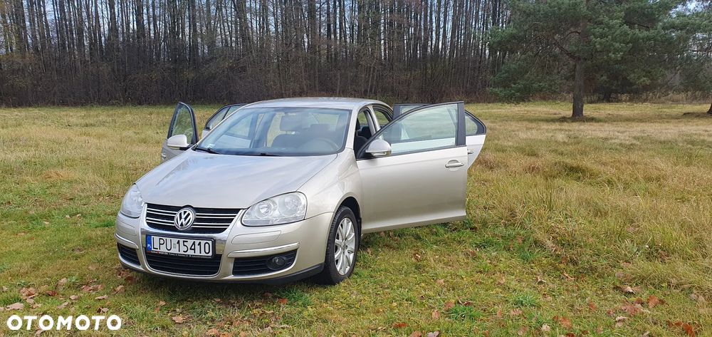 Volkswagen Jetta 1.6 FSI Comfortline - 14