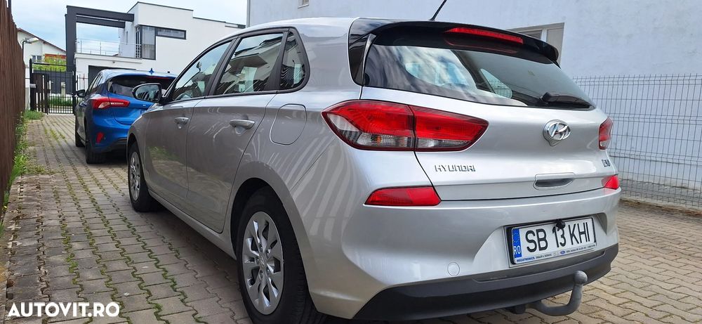 Hyundai i30 1.4 100CP 5DR M/T Comfort - 4