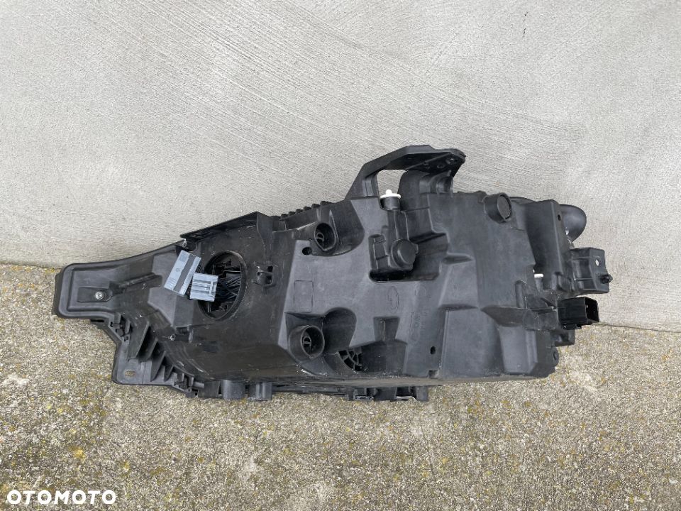 LAMPA PRZEDNIA PRAWA VOLVO XC60 II 2017-- FULL LED 32133549 - 3