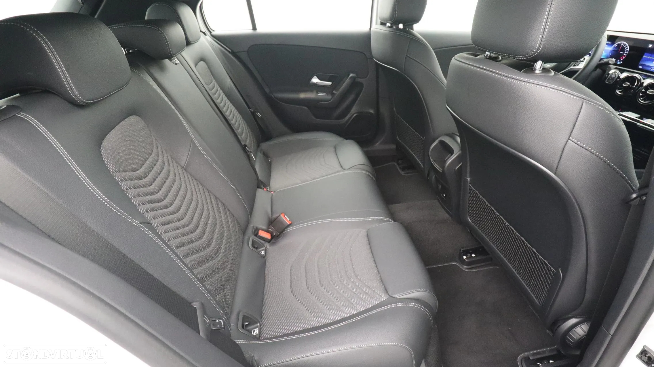 Mercedes-Benz A 250 e - 24