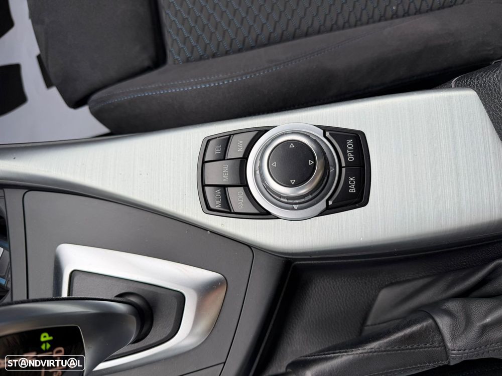 BMW 116 d Pack M Auto - 31