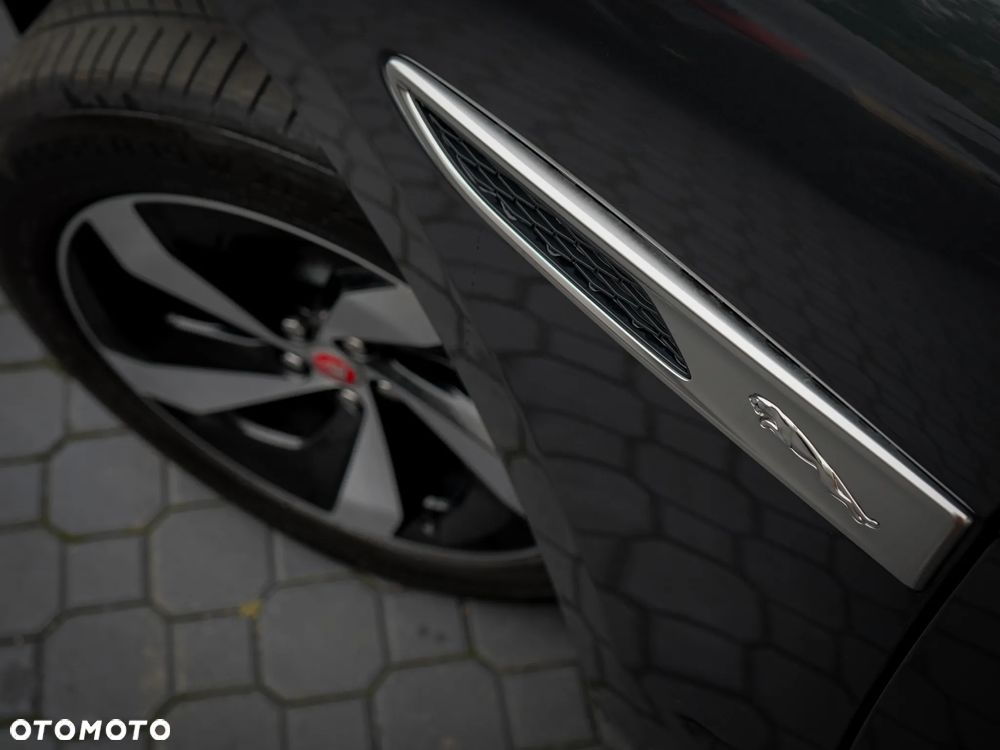 Jaguar F-Pace D200 AWD R-Dynamic S - 6