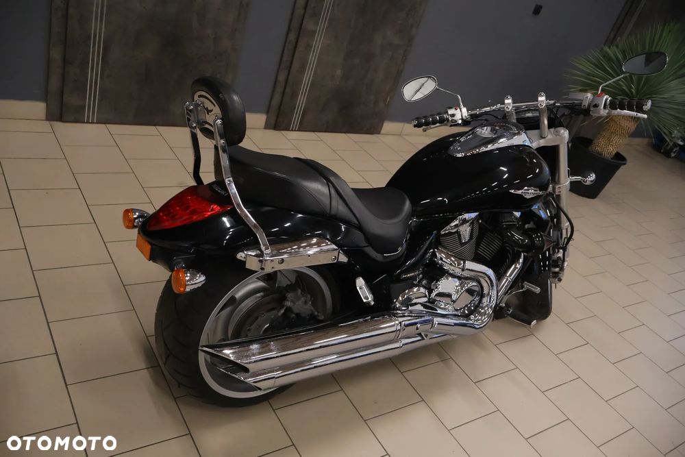 Suzuki Intruder - 3
