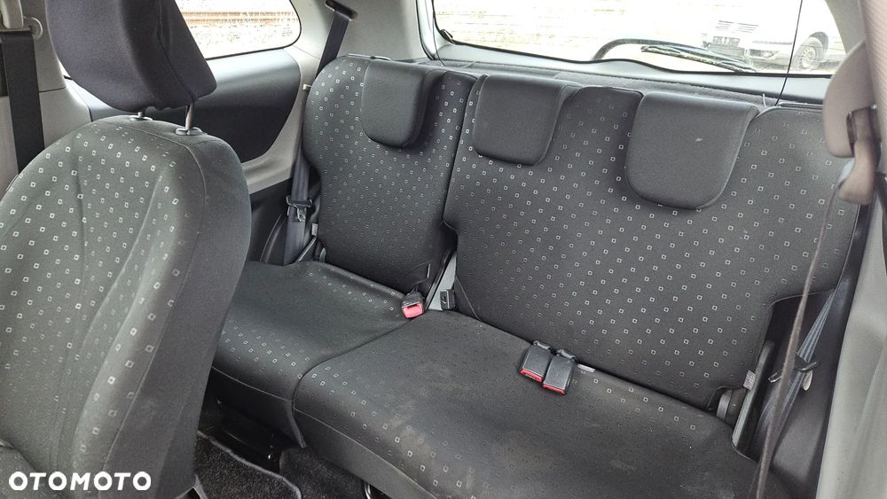 Toyota Yaris 1.3 Terra - 14