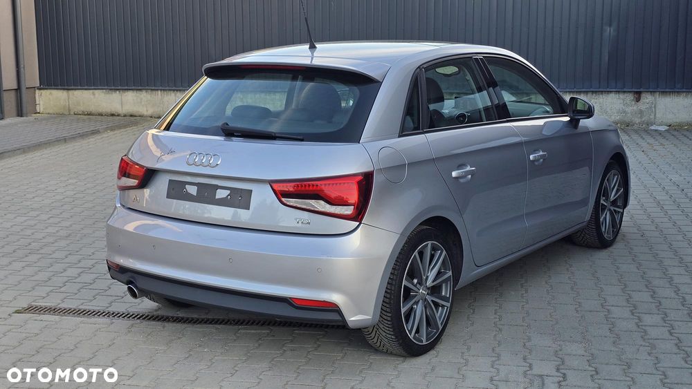 Audi A1 Sportback 1.4 TDI (ultra) S tronic sport - 4