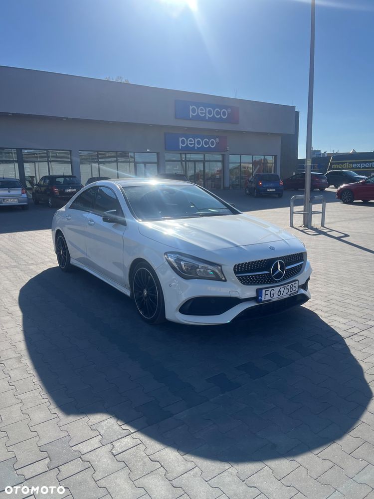 Mercedes-Benz CLA 250 4-Matic AMG Line - 3