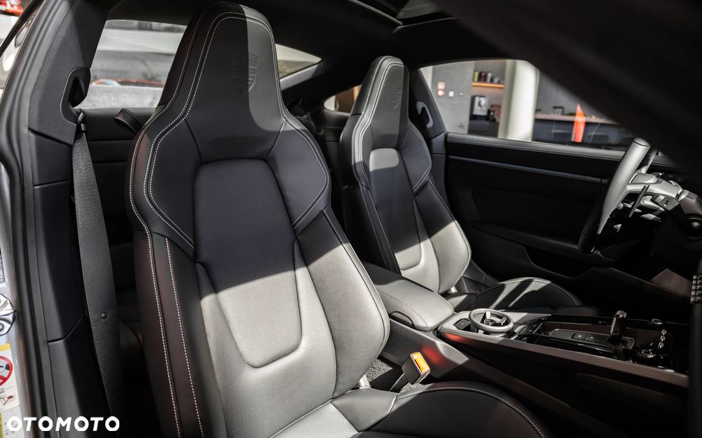 Porsche 911 Carrera S - 14