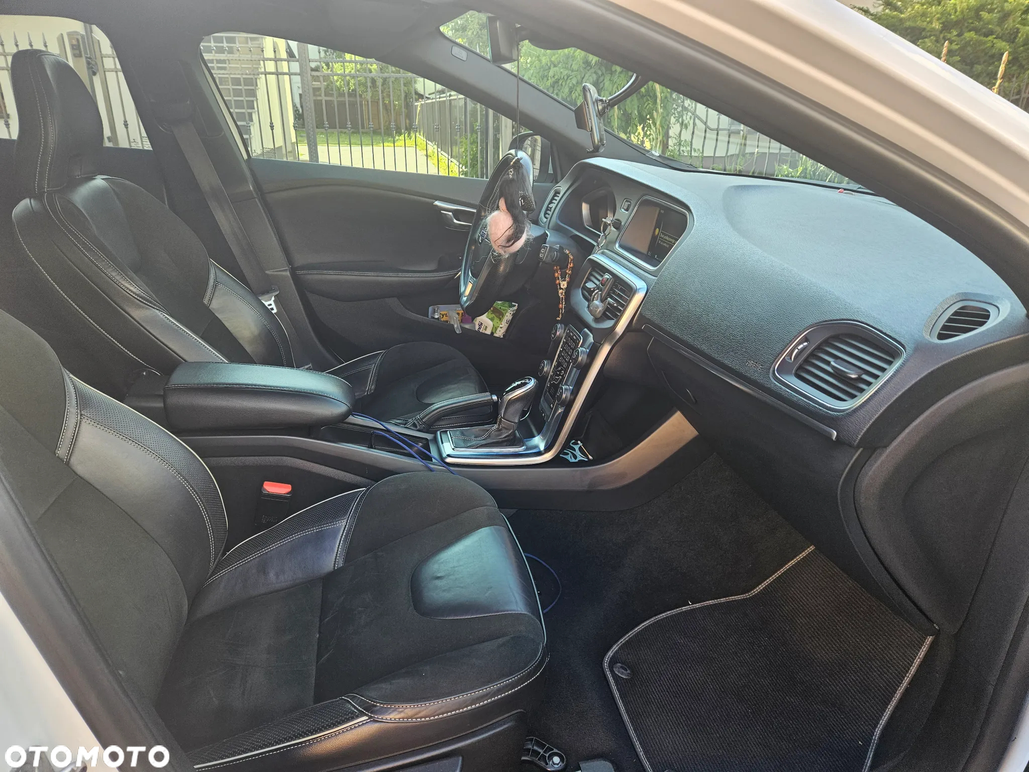 Volvo V40 D3 Geartronic RDesign - 13