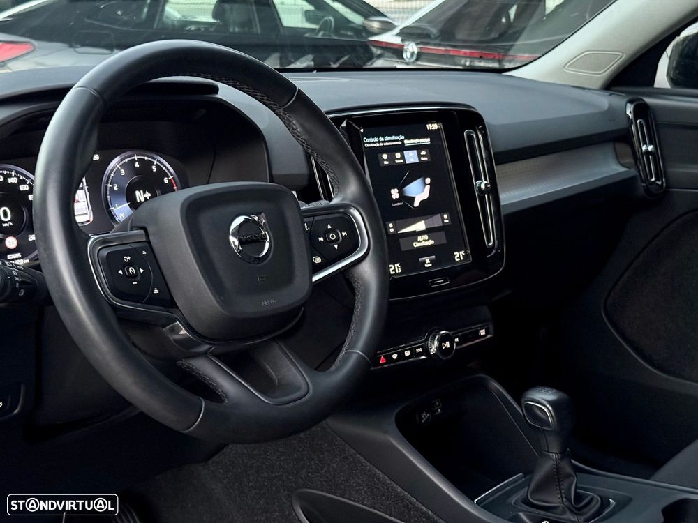 Volvo XC 40 1.5 T2 Momentum Plus - 7