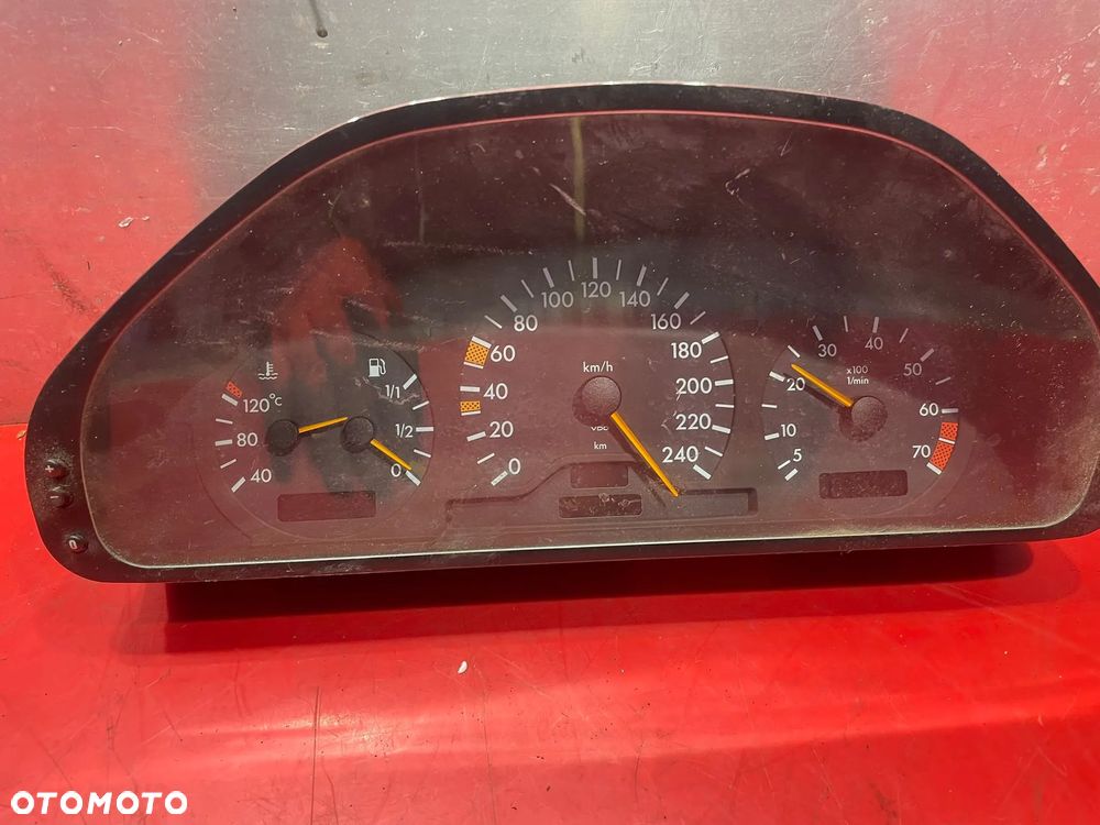 LICZNIK ZEGARY MERCEDES C W202  87001320