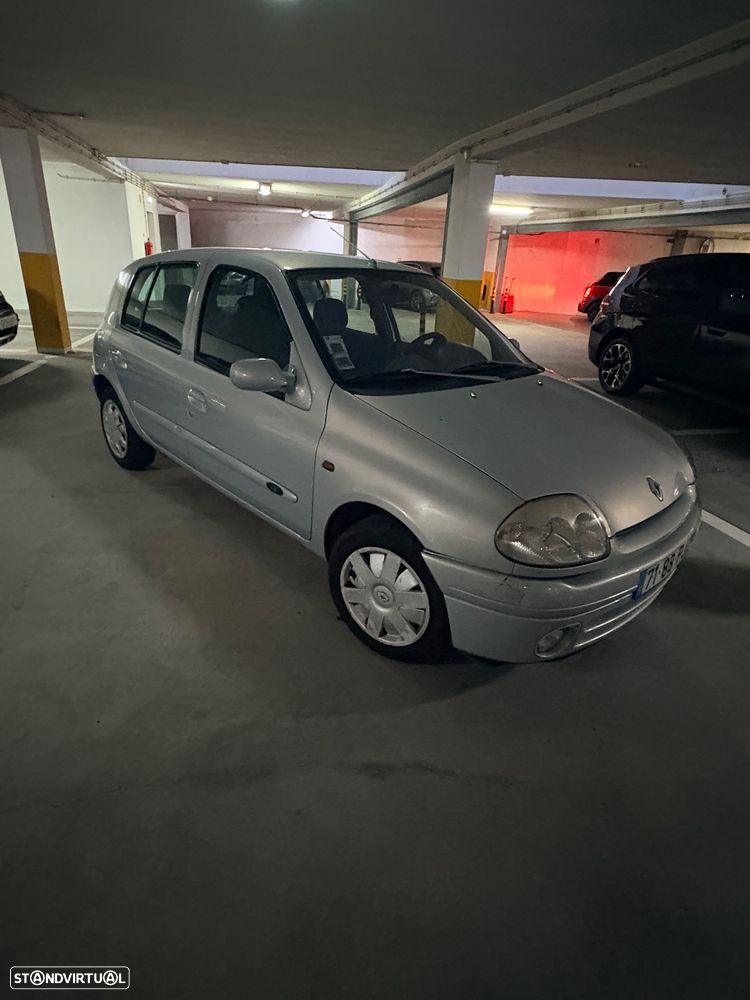 Renault Clio 1.2 - 10