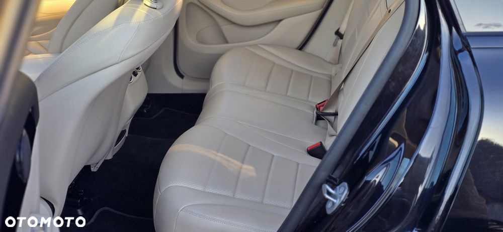 Mercedes-Benz GLC - 11